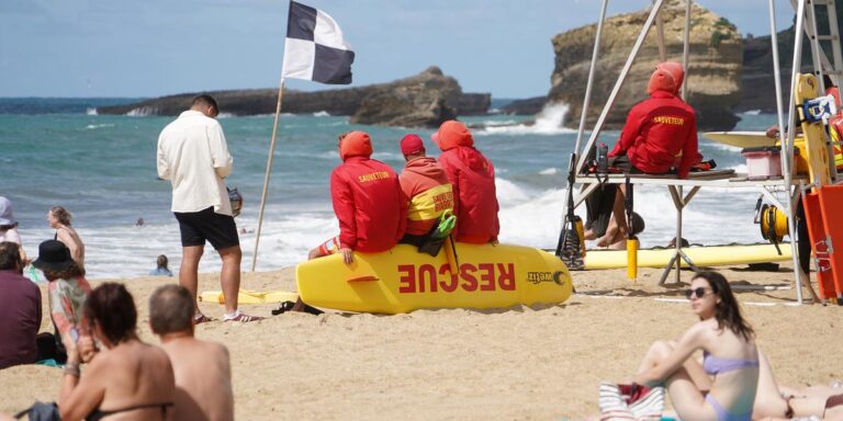 Illustration surveillance baignade à Biarritz