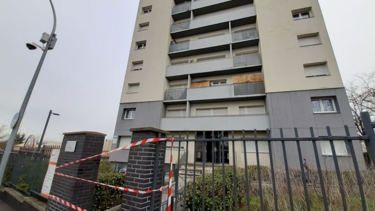 Poissy, incendie dans un immeuble de 12 Ã©tages, les habitants Ã
