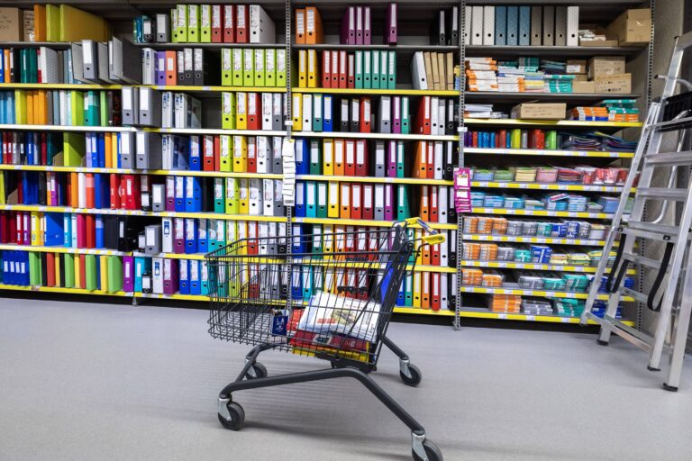 Bureau Vallee achats des fournitures scolaires